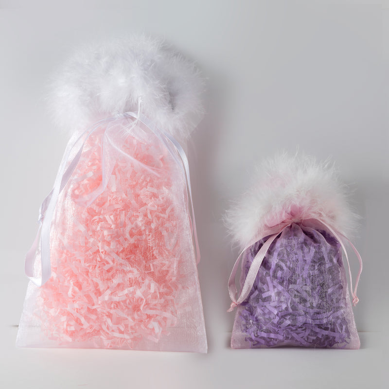 Pochette à cordon sur le dessus en plumes d'organza